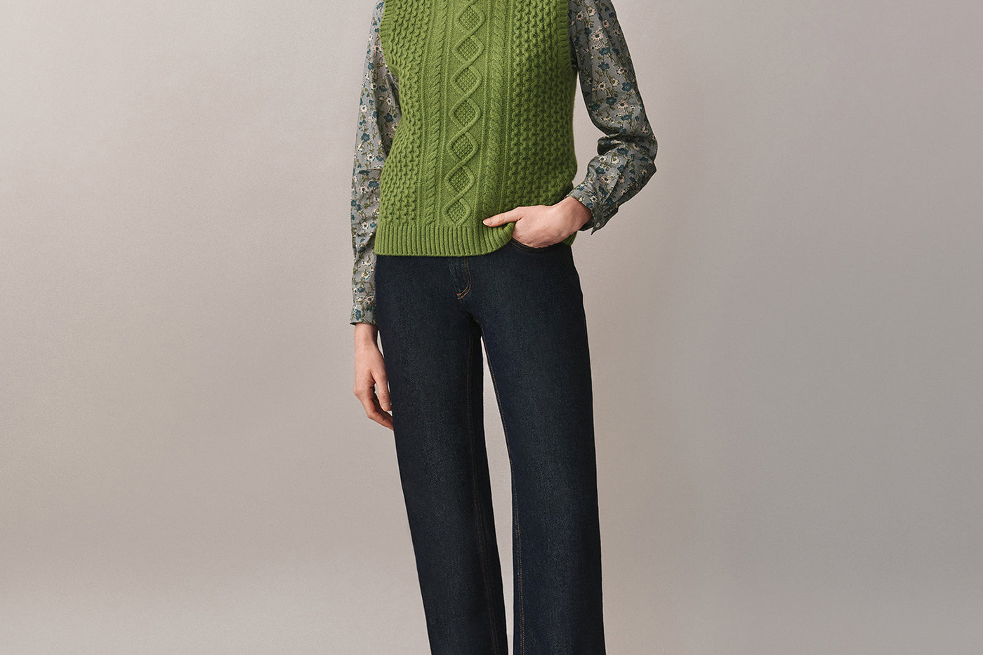Women's Winter Look 2025 - Cable-knit sleeveless sweater