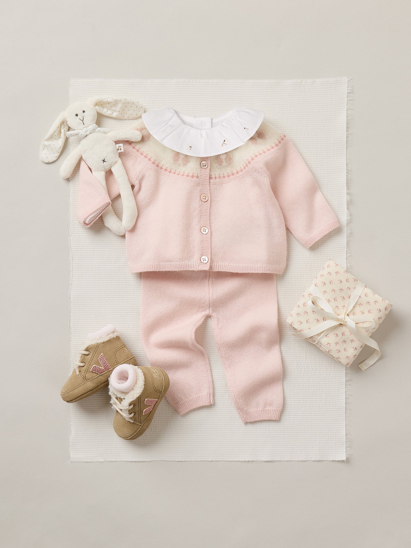Winter 2025 Newborn's look - Pink wool and cashmere set