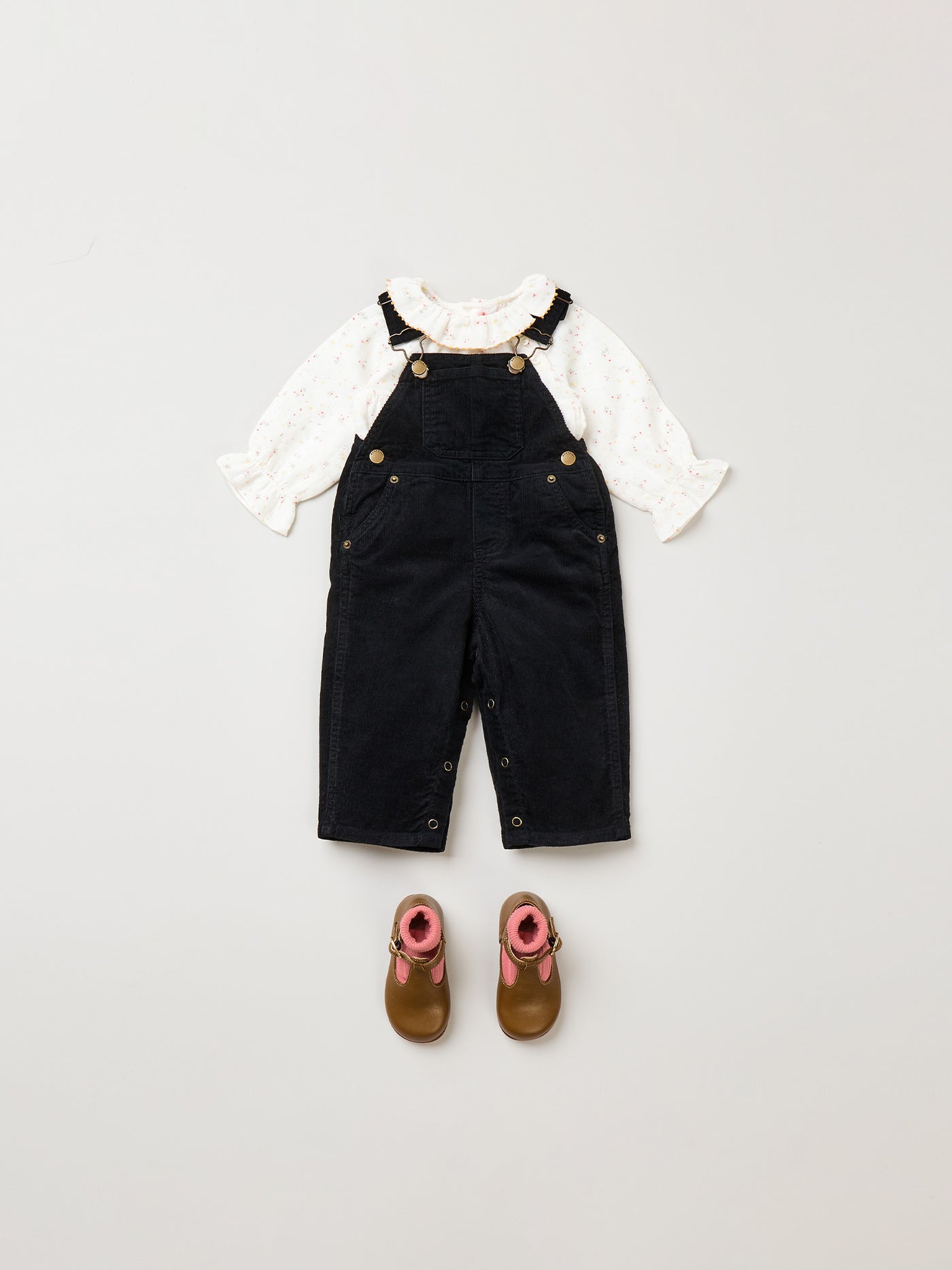 Winter 2023 baby girl's look black overalls