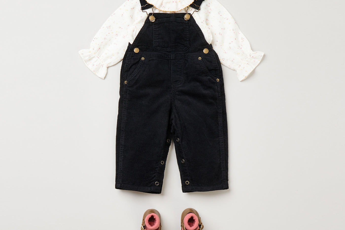 Winter 2023 baby girl's look black overalls