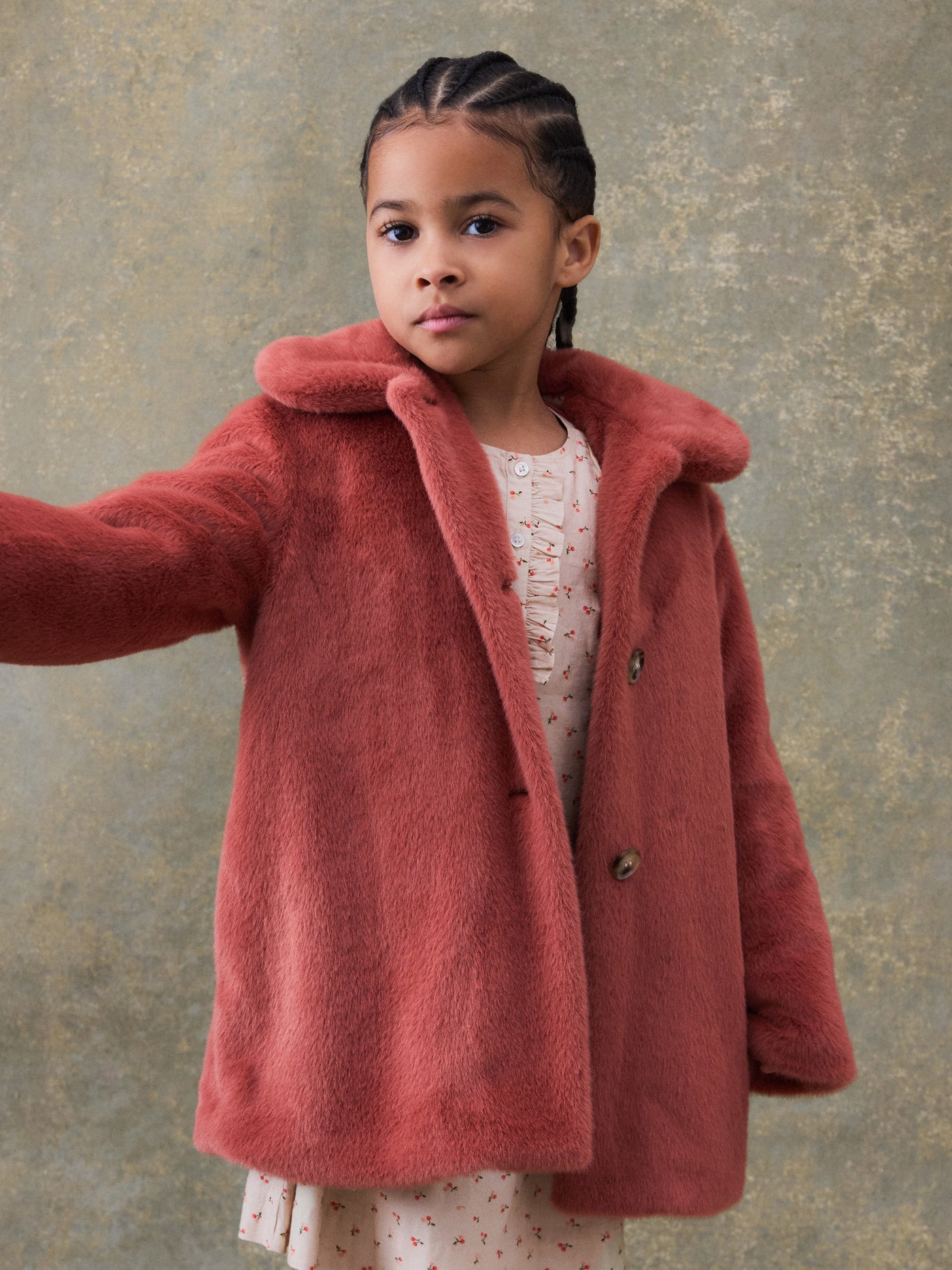 Winter 2024 girl's look faux fur coat