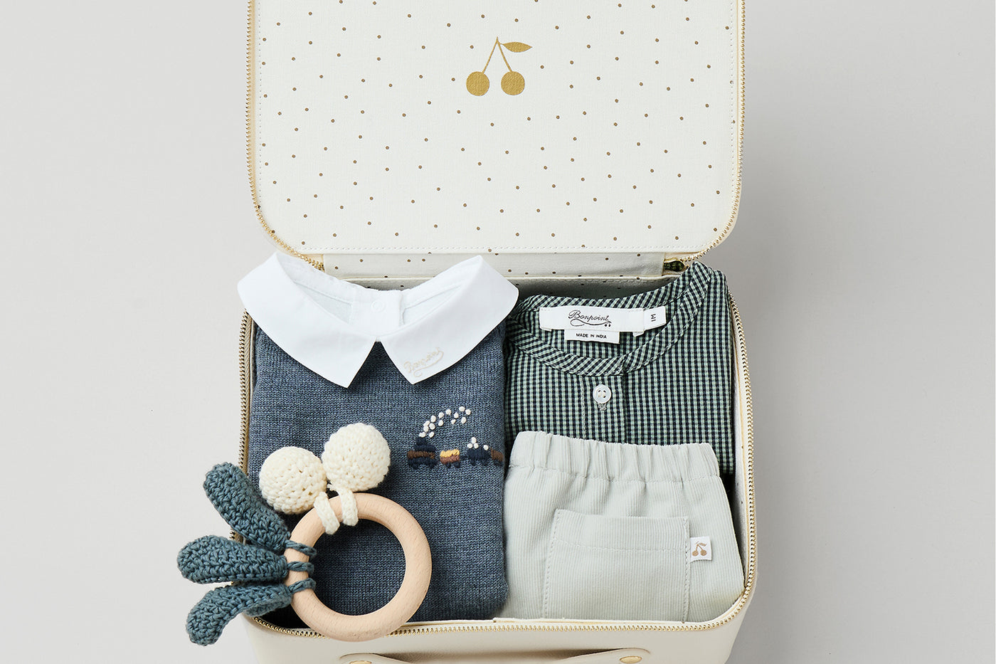 Medium newborn suitcase for boy - Winter 2024