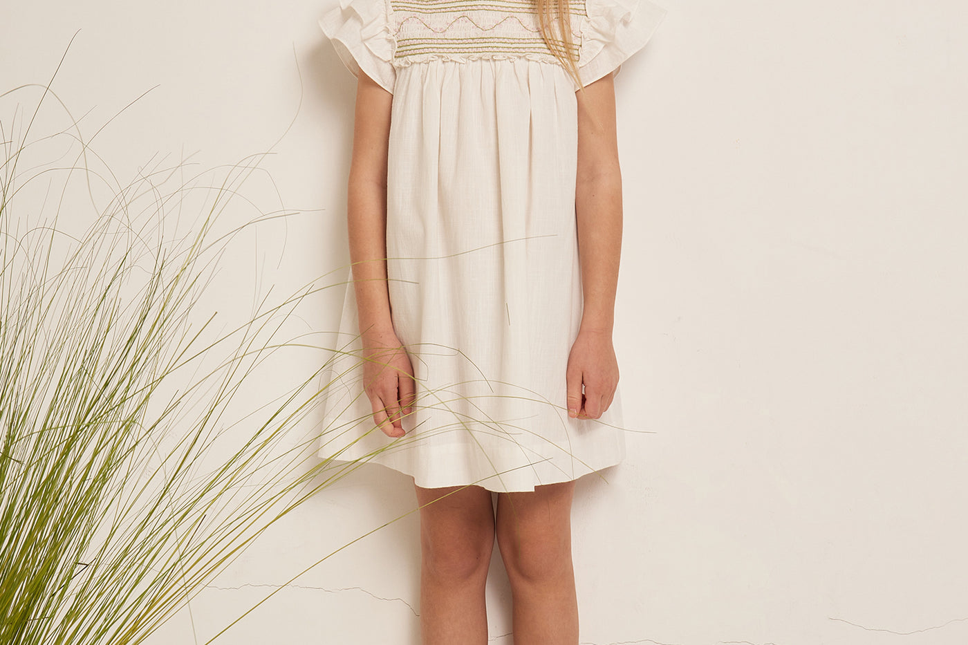 SUMMER 2023 GIRL'S LOOK WHITE DRESS