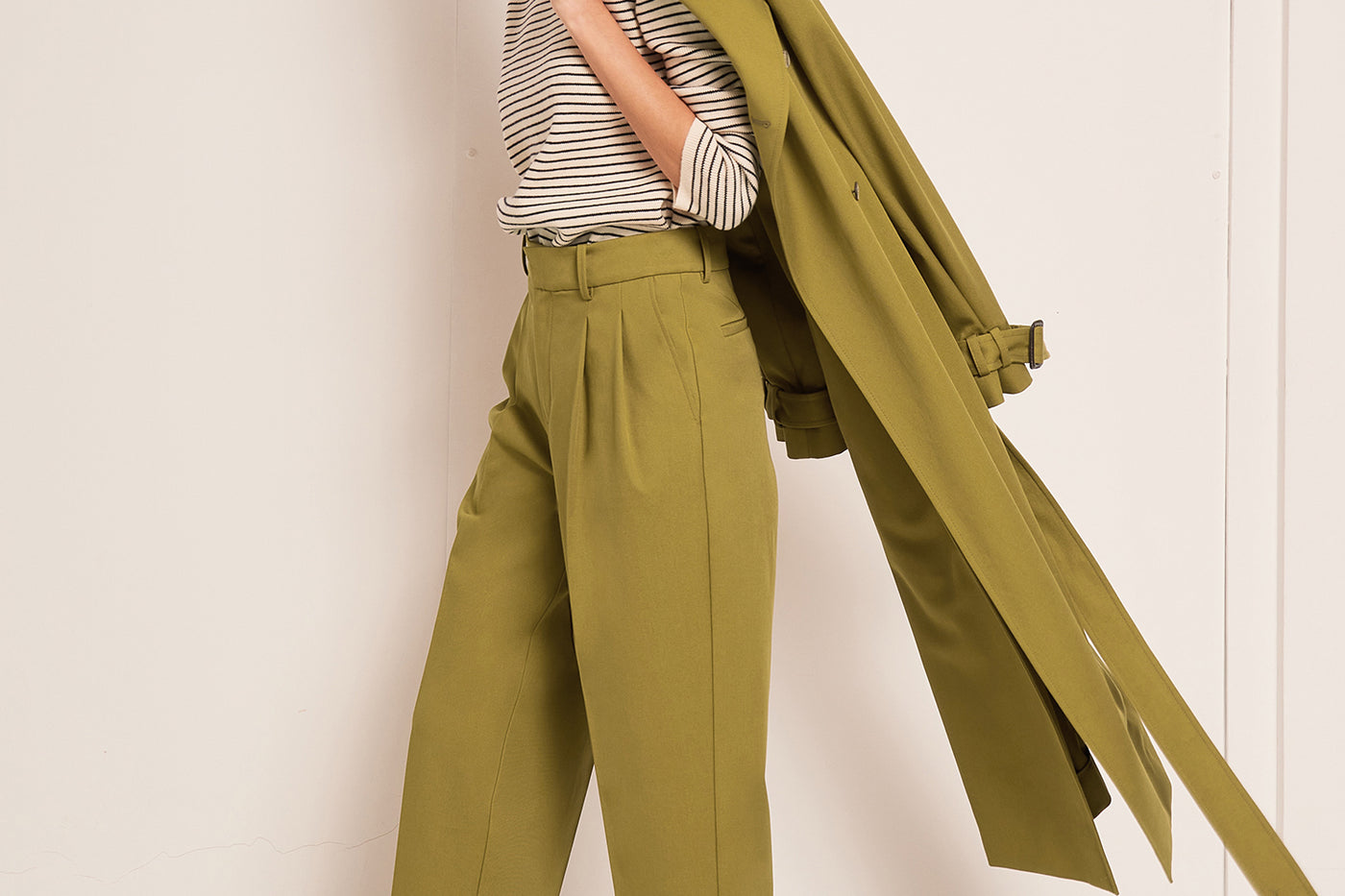 SUMMER 2023 WOMAN'S LOOK OCHRE PANT