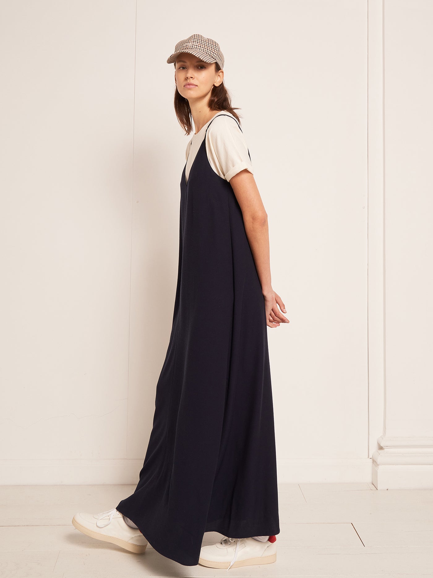SUMMER 2023 WOMAN'S LOOK NAVY DRESS