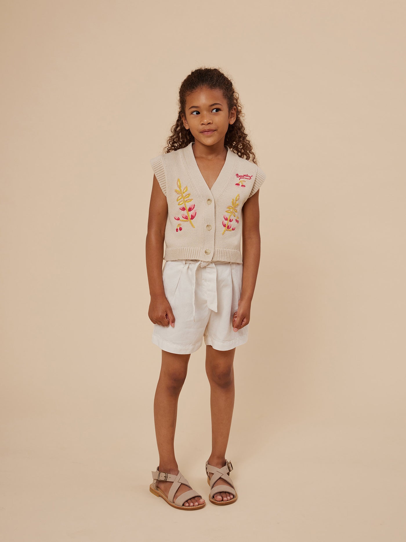 Summer 2024 girl's look sleeveless cardigan
