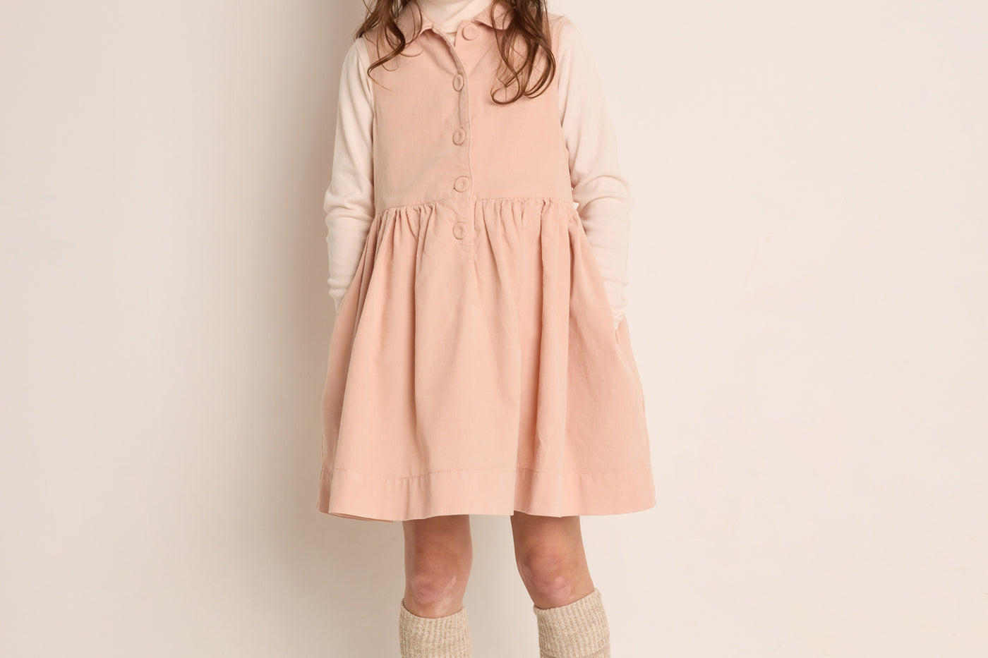 Winter 2023 girl's look sleeveless dress
