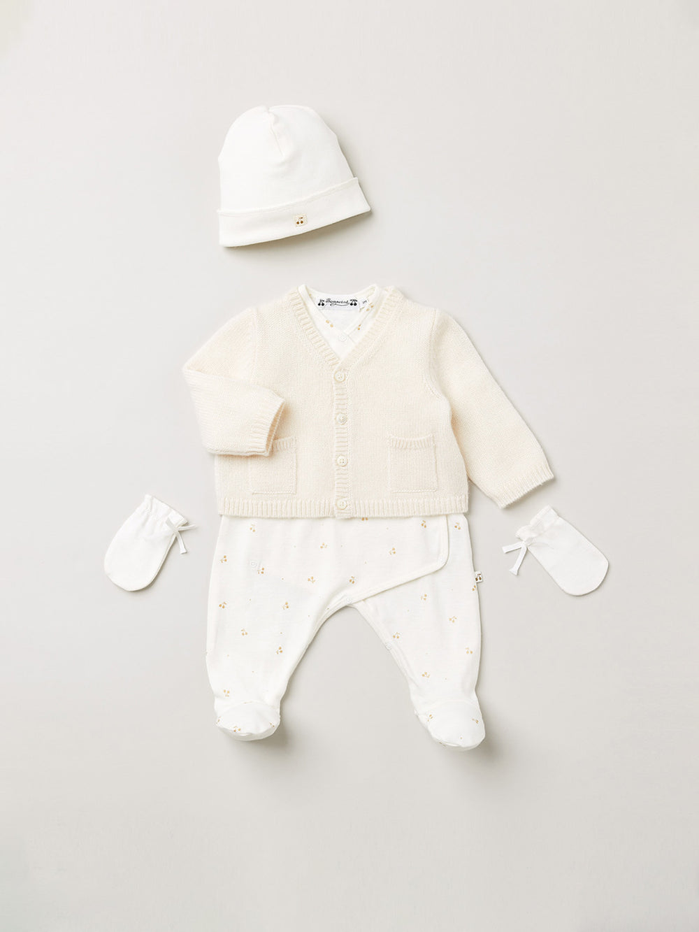 Newborn winter 2023 cardigan look