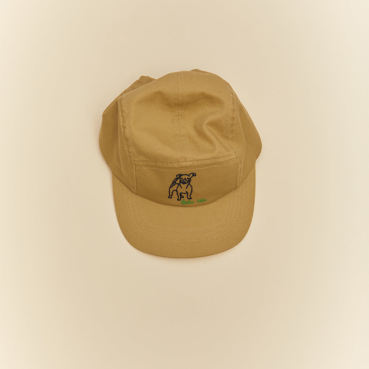 Erle cap with dog embroidery