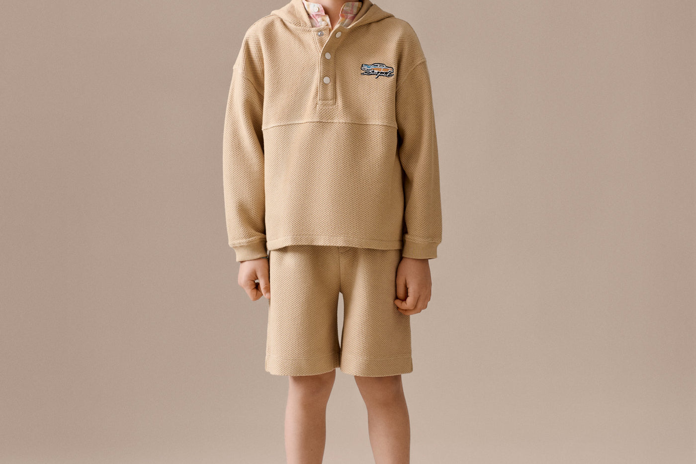 Boy's look Summer 2026 - Beige hoodie