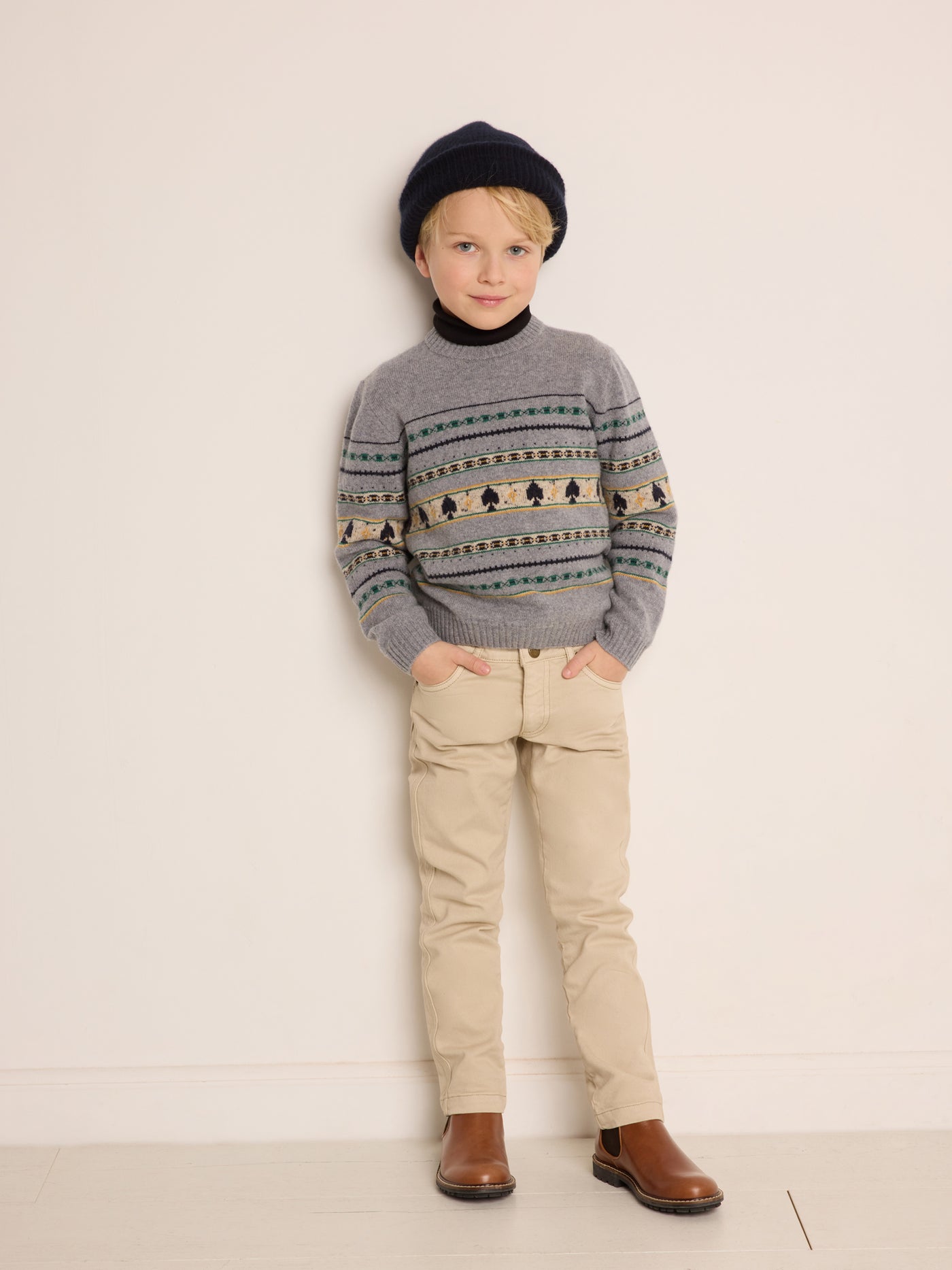 Winter 2023 boy's look white pants