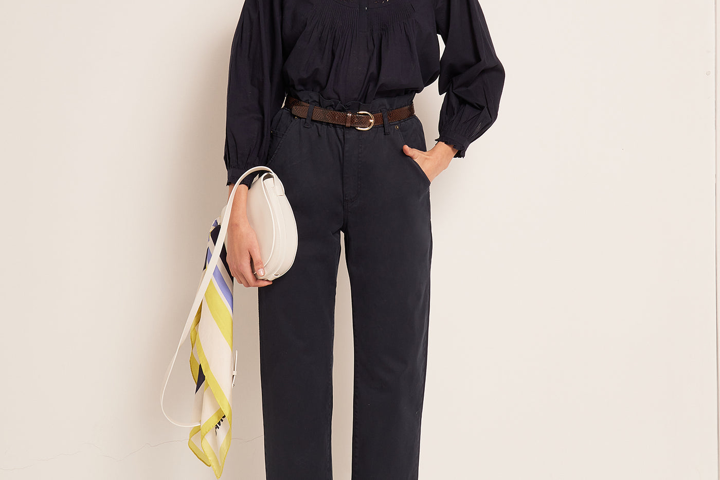 SUMMER 2023 WOMAN'S LOOK NAVY SHIRT