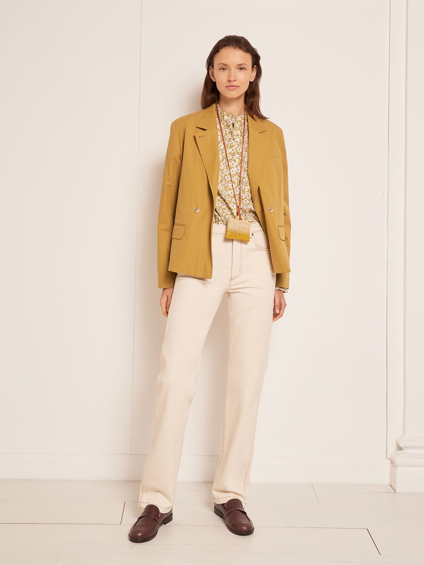 SUMMER 2023 WOMAN'S LOOK OCHRE JACKET