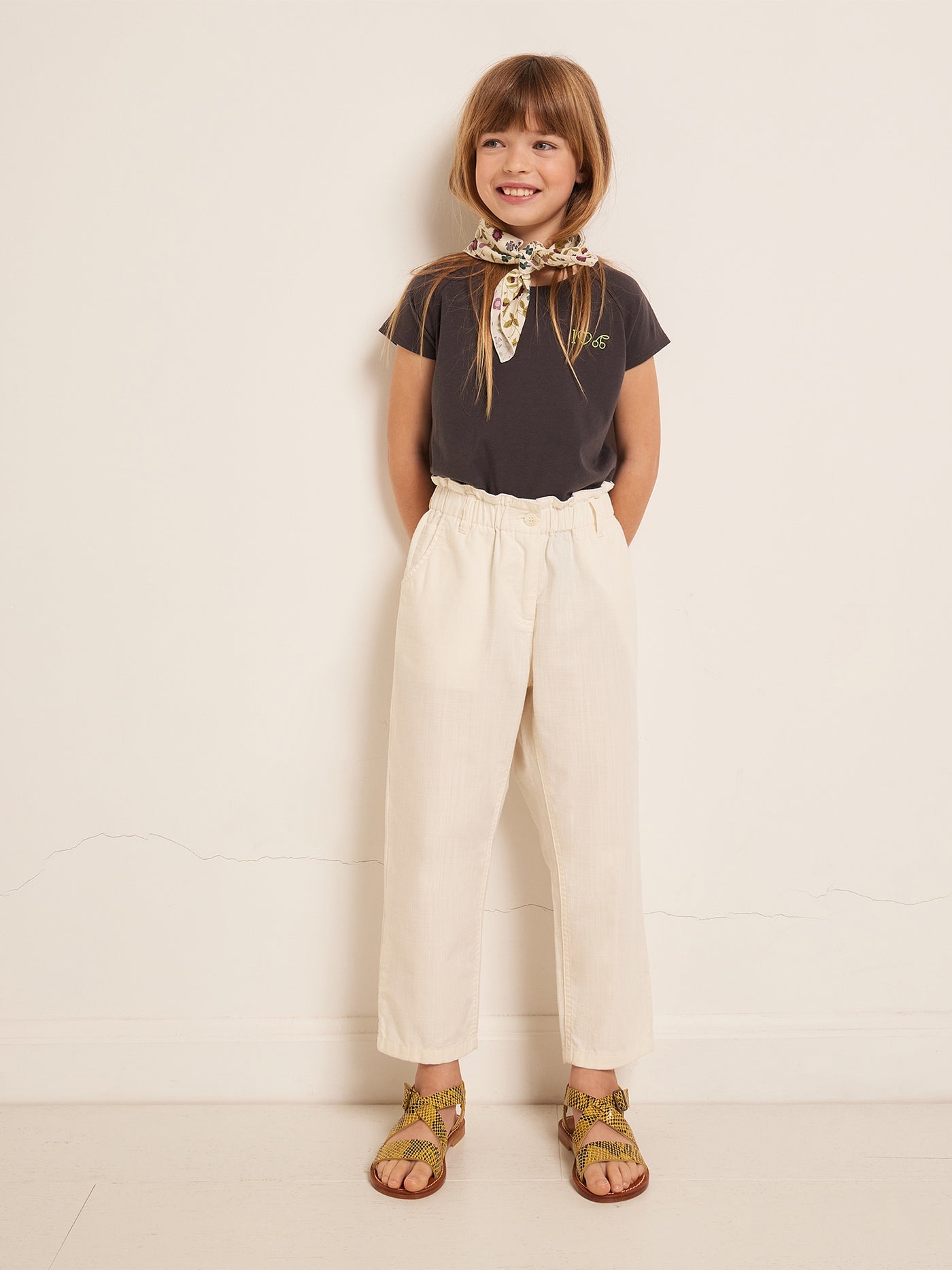 SUMMER 2023 GIRL'S LOOK WHITE PANT