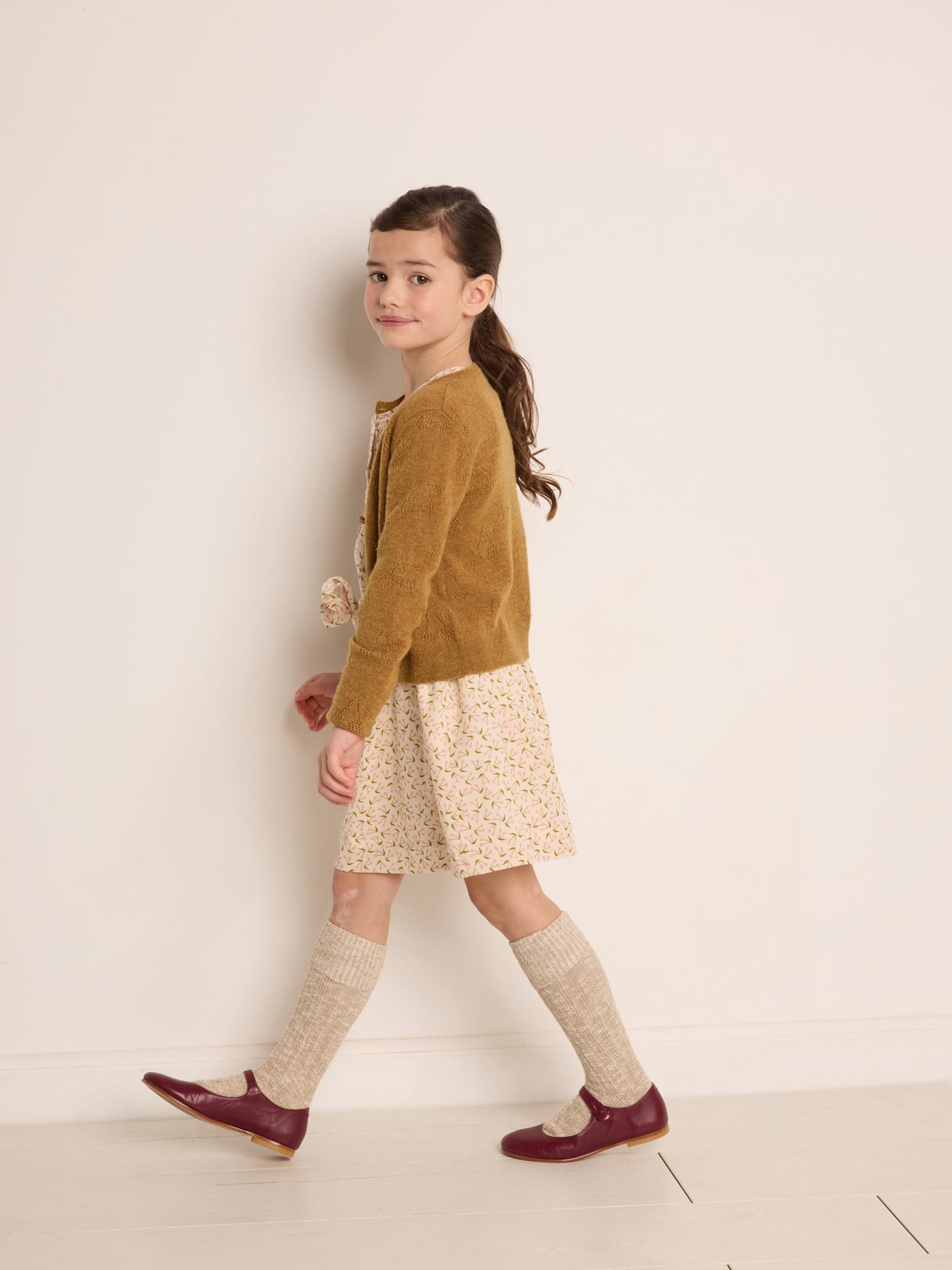 Winter 2023 girl's look ochre cardigan