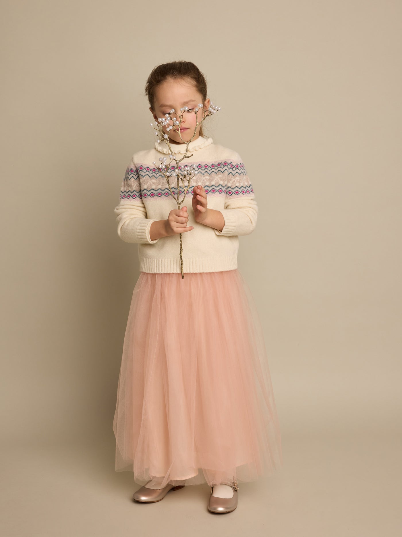 Winter 2023 girl's look long tull skirt