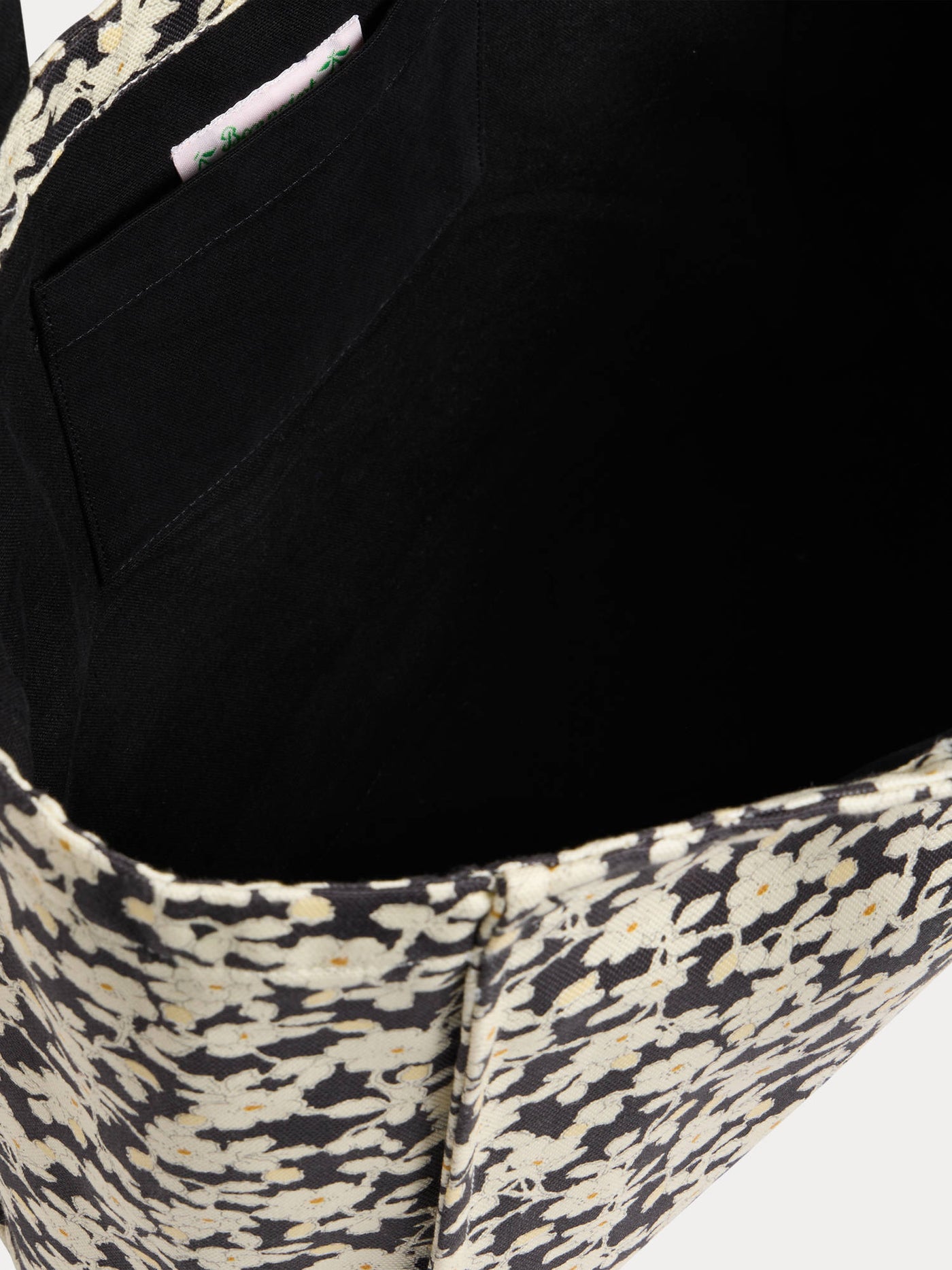 Emiko tote bag made with black Liberty fabrics