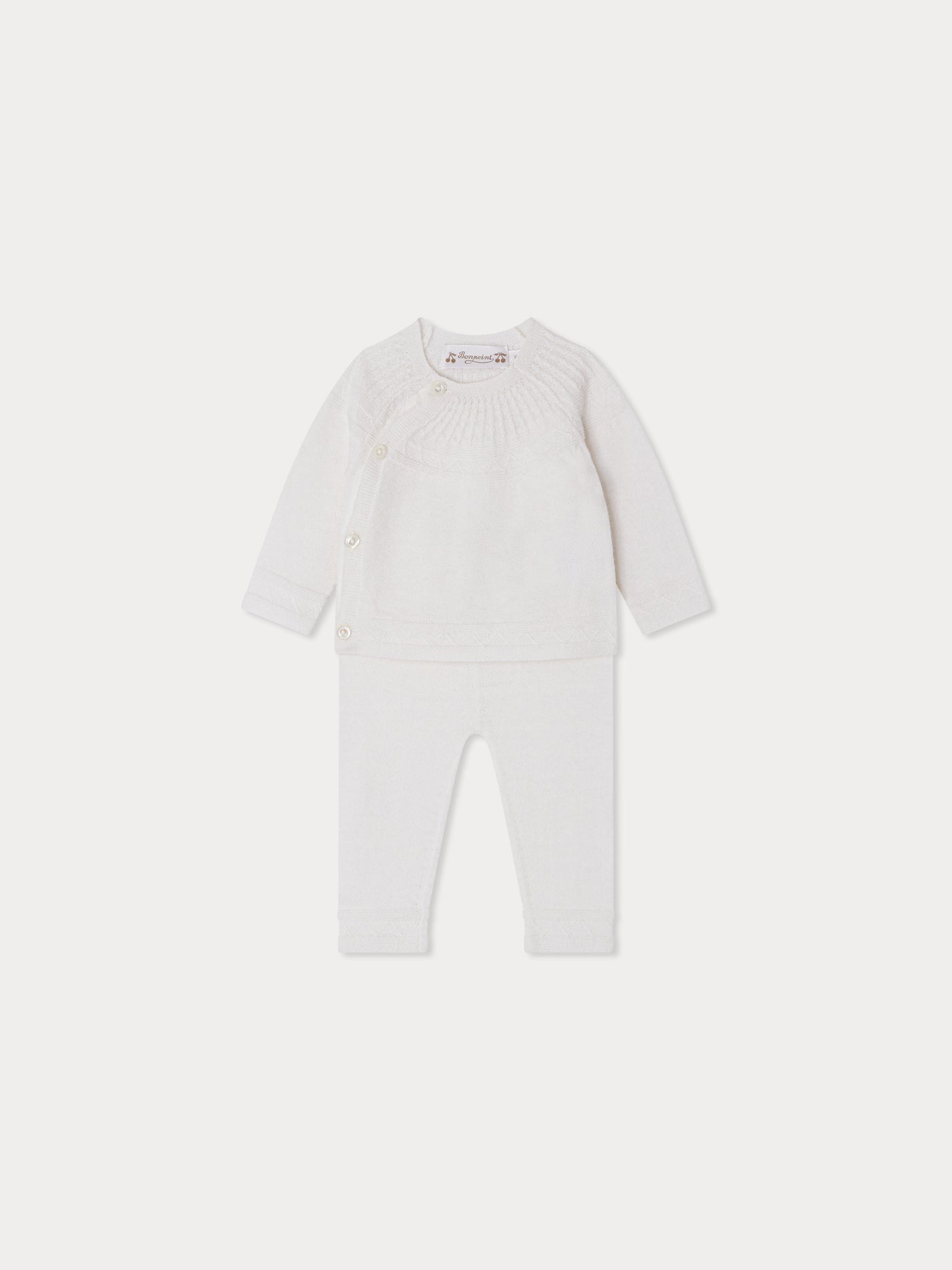 Jina set with fancy stitch on the neckline in white wool