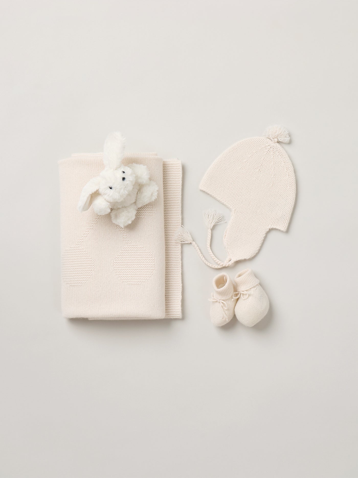 Cashmere blanket in milk-white