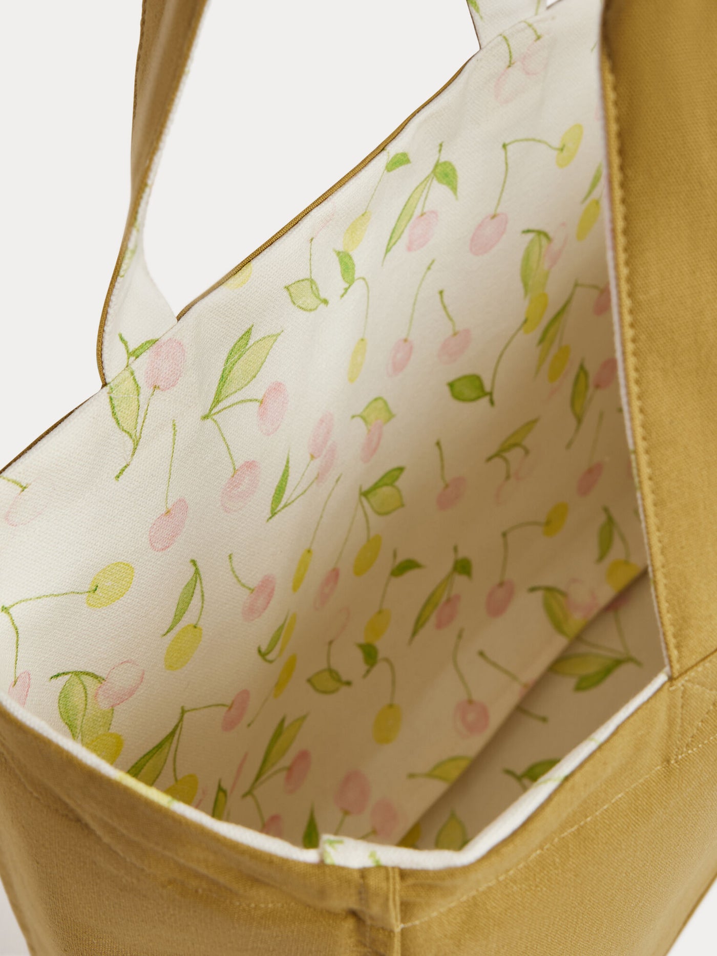 Emiko reversible tote bag with cherry print