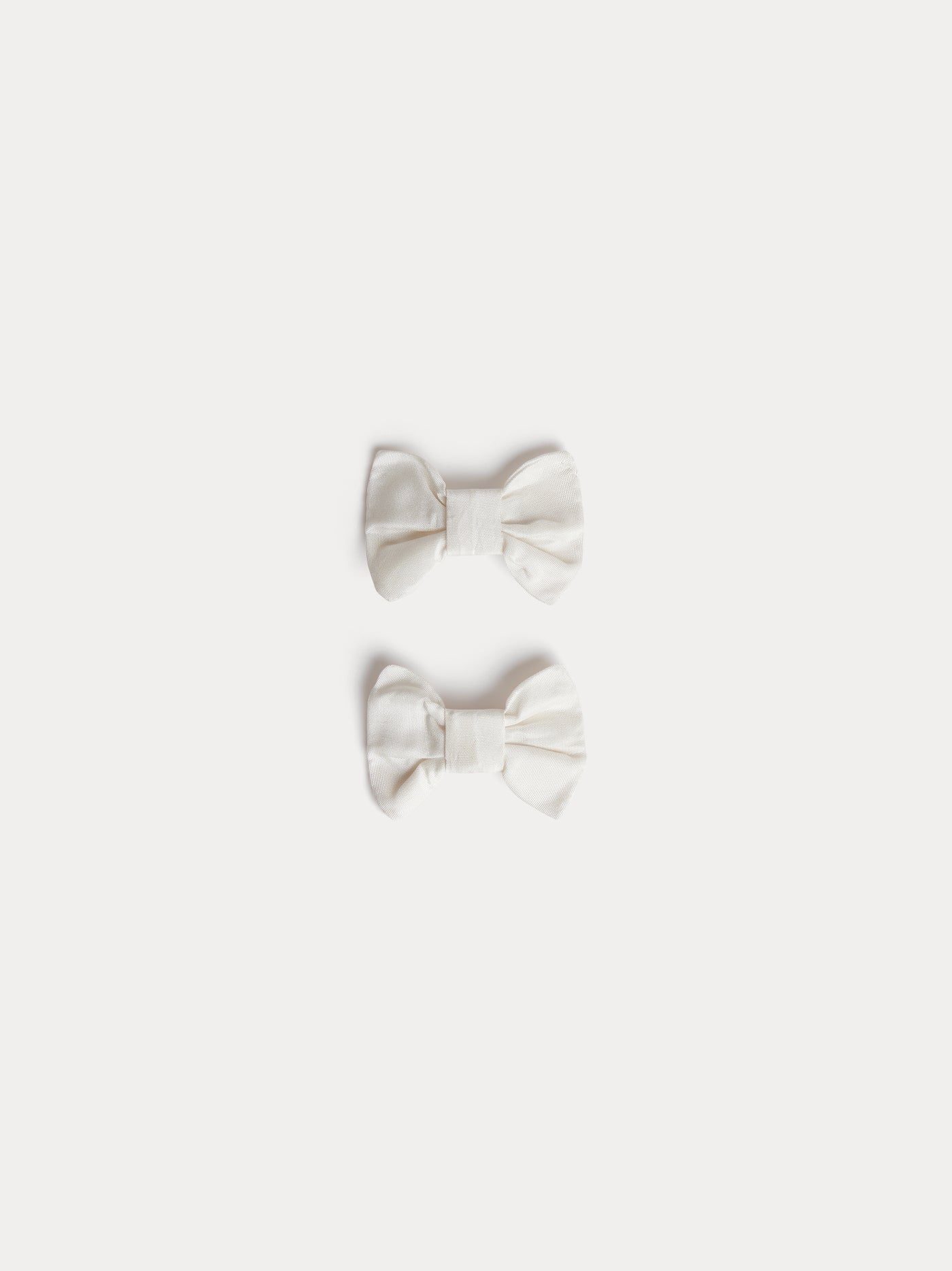 Miniclic white silk hair clips