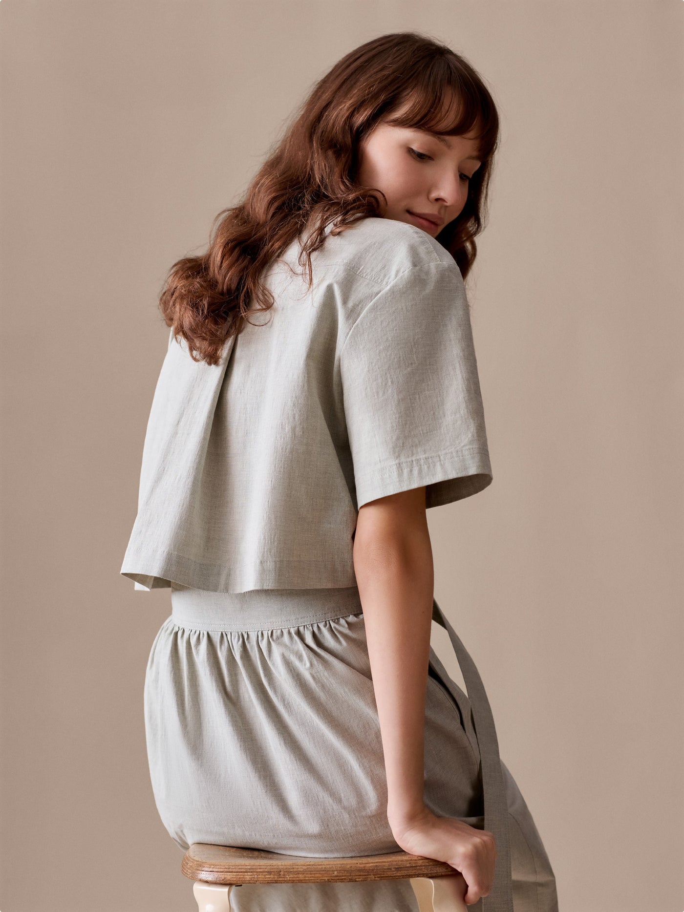 Lyla dress with a mandarin collar and a slit in the back