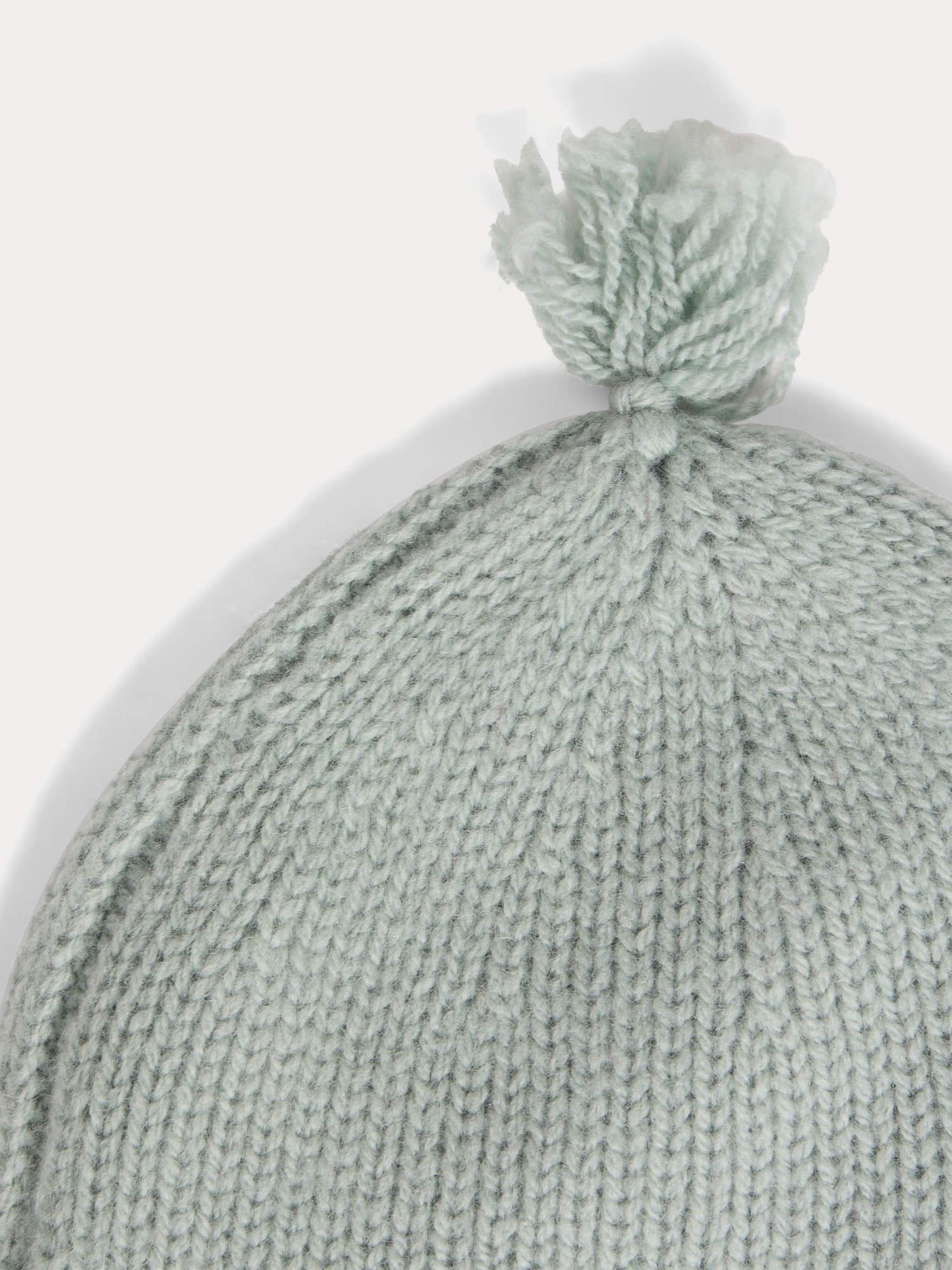 Tinna hat with blue pompom